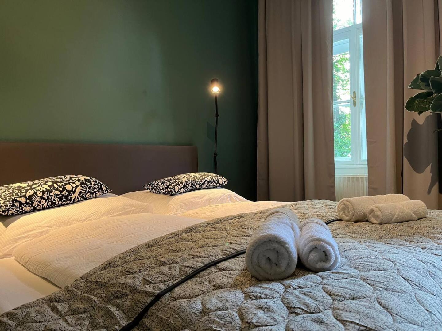 Apartament Grosszuegiger Wiener Altbau Gleich Neben Schoenbrunn *