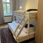 Grosszuegiger Wiener Altbau Gleich Neben Schoenbrunn