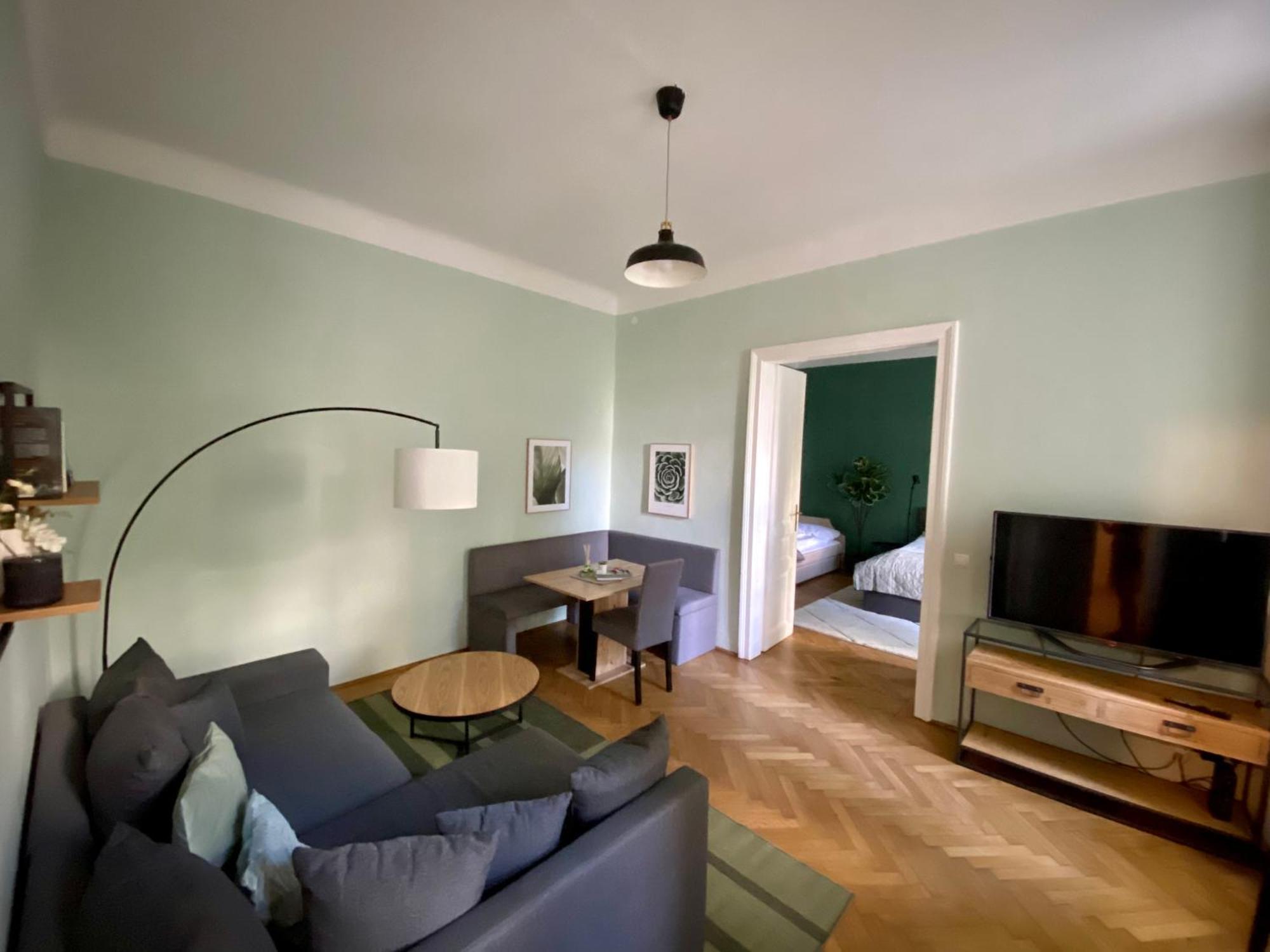 Grosszuegiger Wiener Altbau Gleich Neben Schoenbrunn Apartament