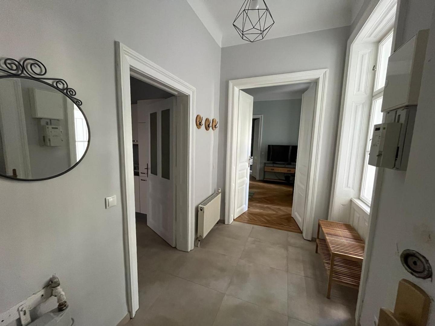 Grosszuegiger Wiener Altbau Gleich Neben Schoenbrunn Apartament *