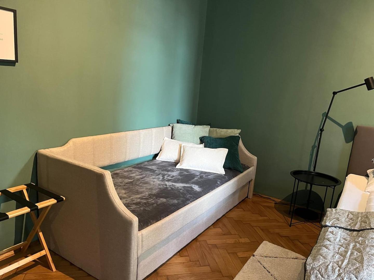 Grosszuegiger Wiener Altbau Gleich Neben Schoenbrunn Apartament Viena